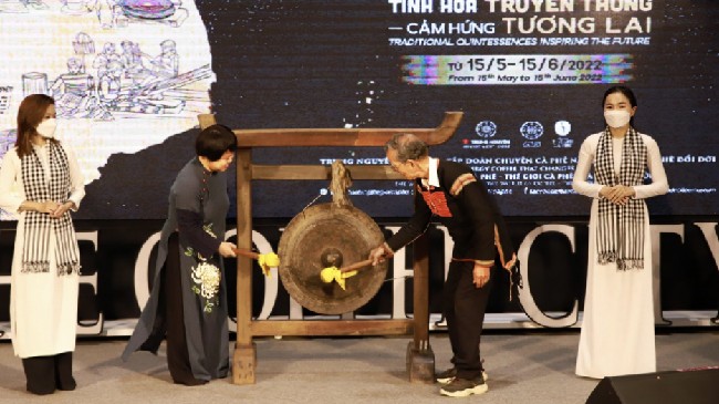 Mãn nhãn với các sản phẩm thủ công tinh xảo của làng nghề Việt