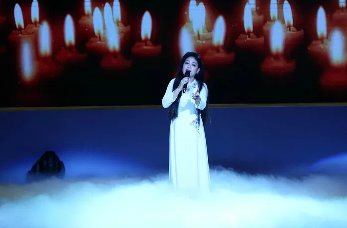 Ca sĩ Anh Thơ khiến người nghe xúc động với