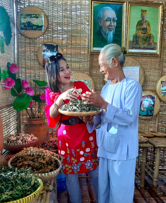 Đồng Tháp: Khai mạc Khu triển lãm sản phẩm OCOP và trải nghiệm Sen đa sắc