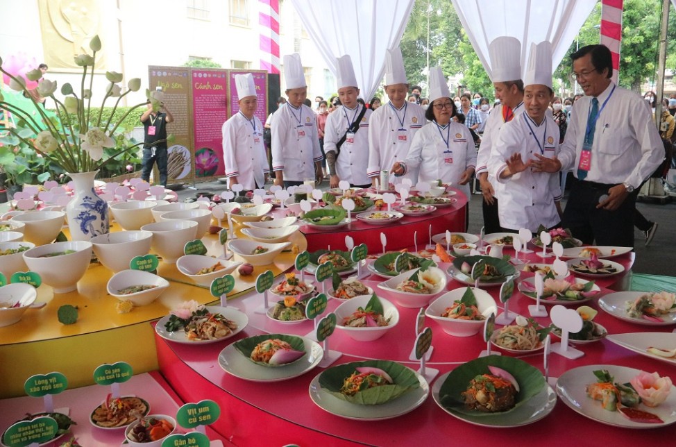 Đồng Tháp: Xác lập kỷ lục thế giới với 200 món ăn chế biến từ sen