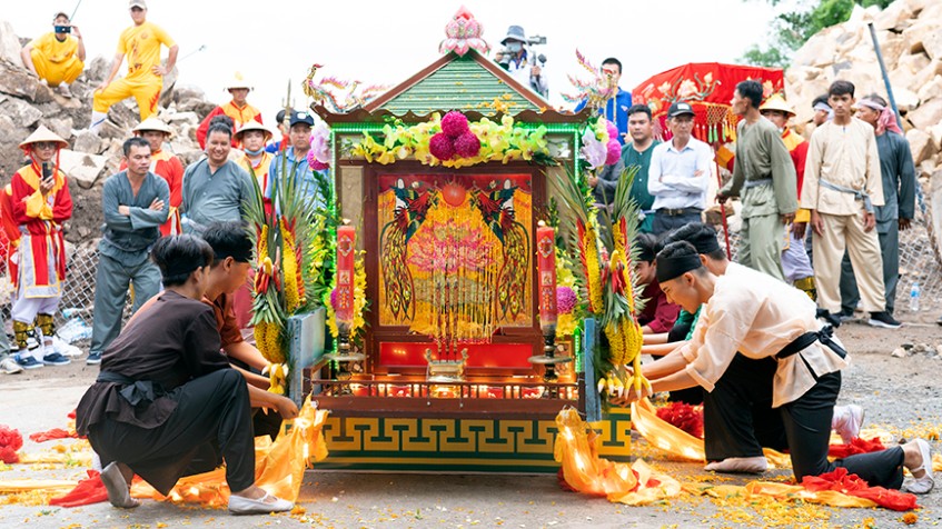 Tưng bừng khai hội Vía Bà Chúa Xứ núi Sam năm 2022