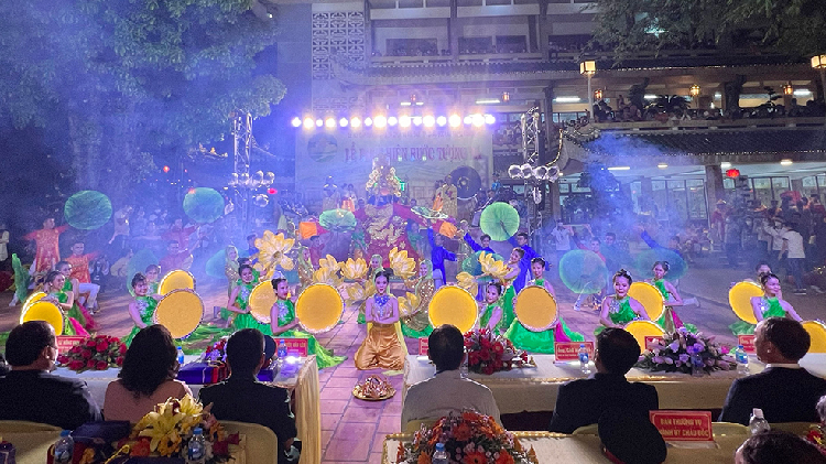Tưng bừng khai hội Vía Bà Chúa Xứ núi Sam năm 2022