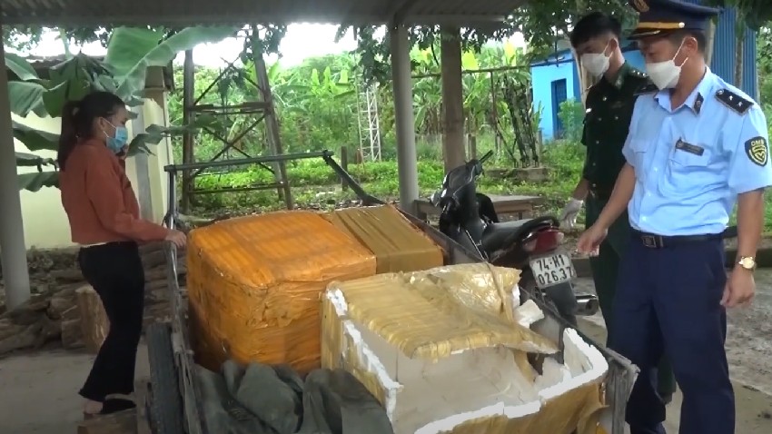 Quảng Trị: Phát hiện hơn 400 kg phụ phẩm lợn đông lạnh bốc mùi hôi thối