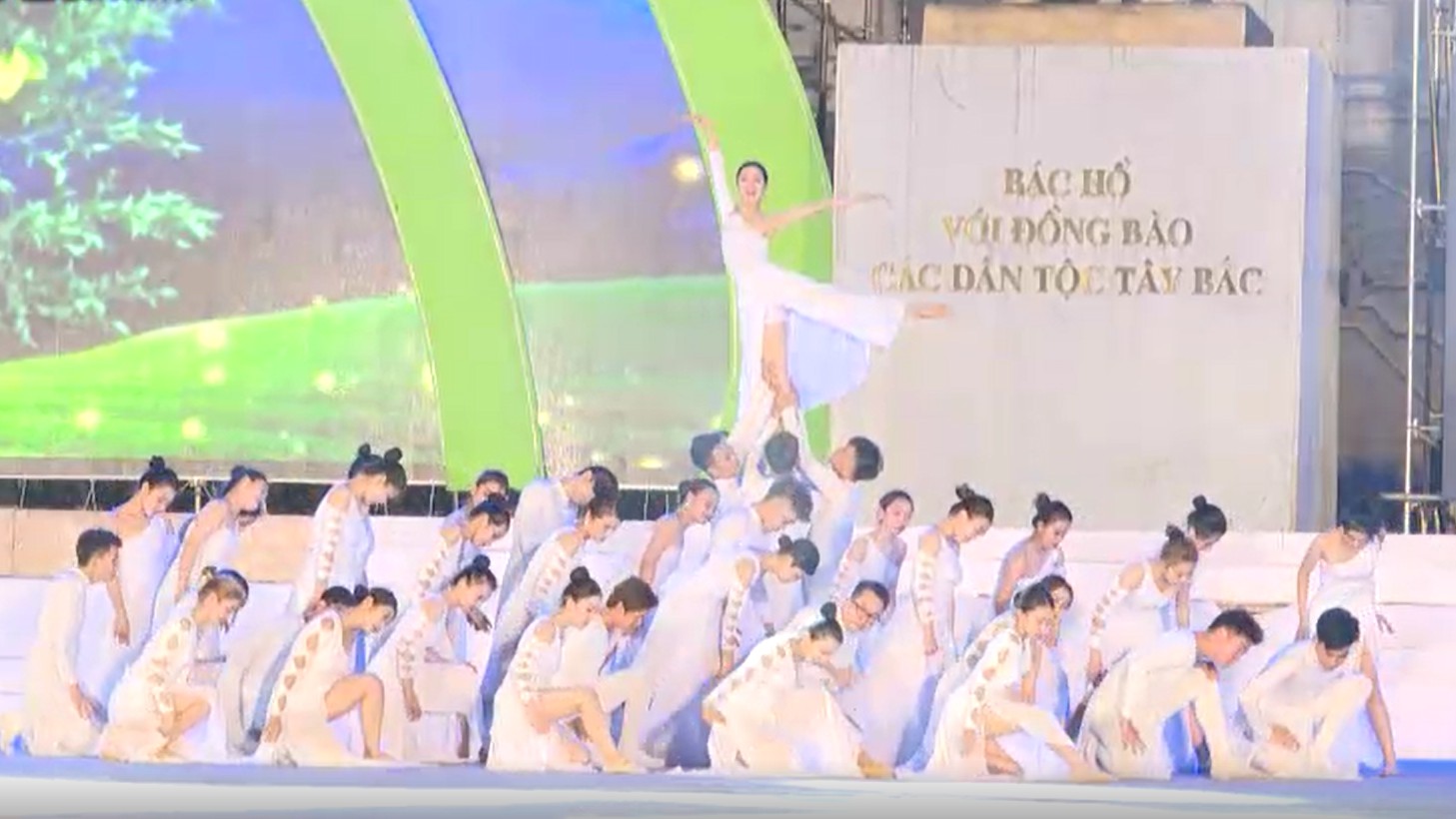 Tổng duyệt chương trình Khai mạc Festival trái cây và sản phẩm OCOP Việt Nam năm 2022