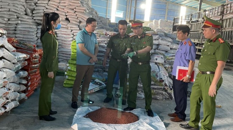 Thanh Hóa: Thu giữ hơn 13 tấn phân bón giả