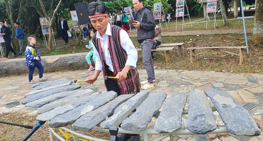 “Tuổi thơ với ngày hè” tại Làng Văn hóa-Du lịch các dân tộc Việt Nam