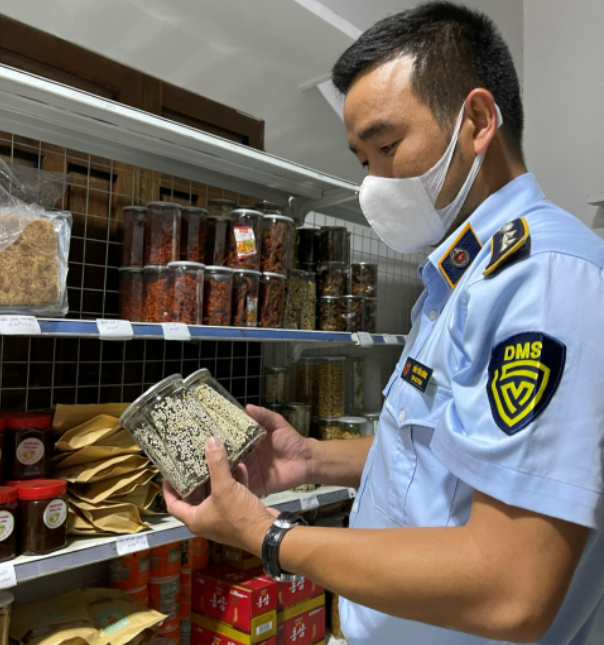 Gia Lai: Xử phạt một cơ sở kinh doanh thực phẩm không rõ nguồn gốc