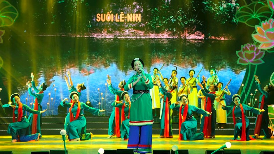 Đặc sắc chương trình nghệ thuật “Tự hào thành phố mang tên Bác”