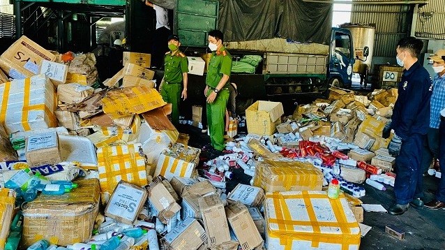 Phú Yên: Tiêu hủy một lượng hàng hóa vi phạm trị giá gần 2,5 tỷ đồng