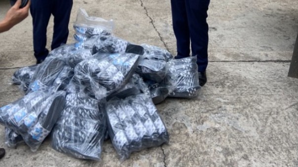 Vĩnh Phúc: Xử phạt đối tượng buôn bán dép giả mạo nhãn hiệu NIKE