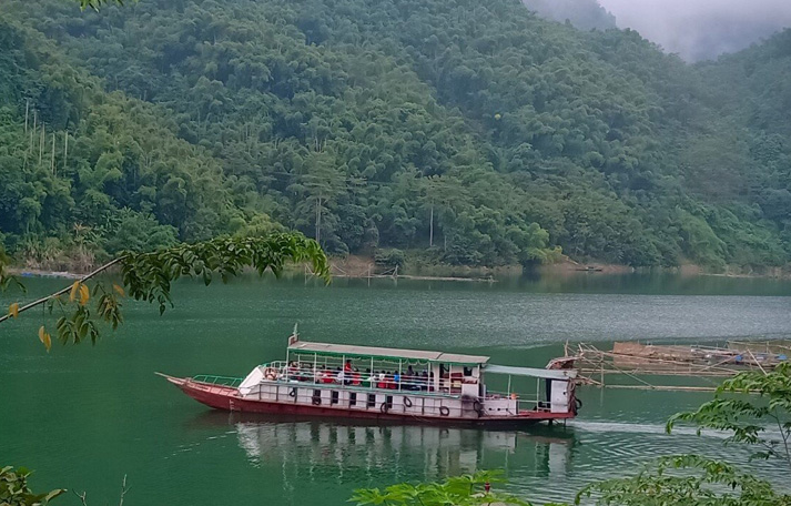 Hòa Bình đón khoảng 1,68 triệu lượt khách du lịch trong 6 tháng đầu năm Hòa Bình đón khoảng 1,68 triệu lượt khách du lịch trong 6 tháng đầu năm