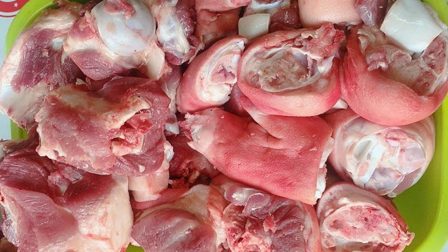 Cập nhật giá thịt lợn hôm nay 16/6/2022: Thị trường liên tiếp đứng yên