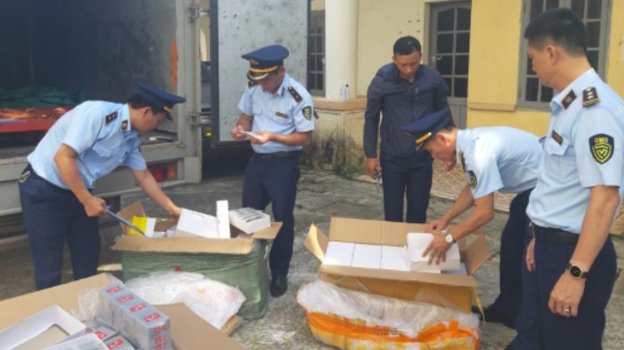 Lạng Sơn: Tạm giữ 1.640 sản phẩm kính đeo mắt không rõ nguồn gốc