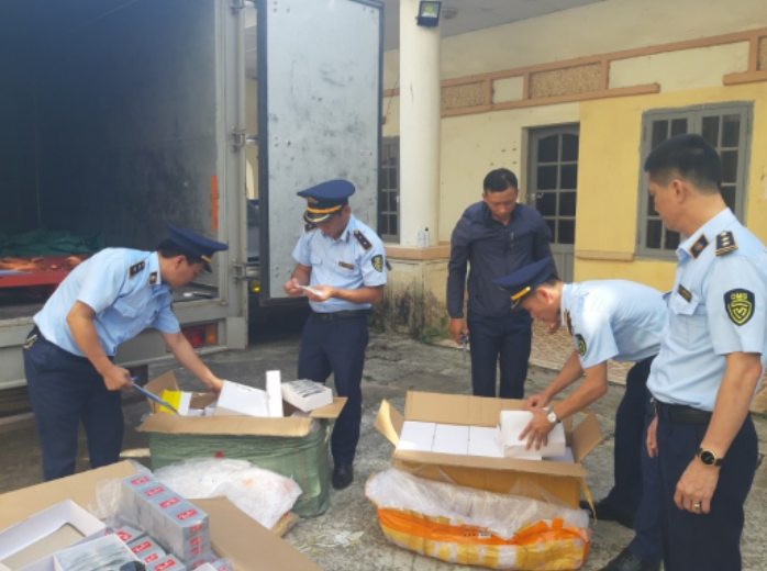 Lạng Sơn: Tạm giữ 1.640 sản phẩm kính đeo mắt không rõ nguồn gốc