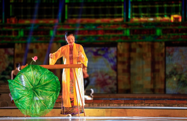 Lung linh sắc màu trong đêm khai màn Tuần lễ Festival Huế 2022