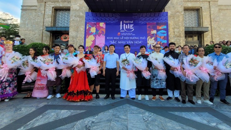 Festival Huế 2022: Tưng bừng lễ hội đường phố “Sắc màu văn hóa”