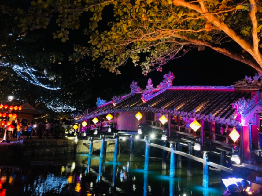 Chợ quê Cầu ngói Thanh Toàn đã quy tụ nhiều giá trị văn hóa, nghệ thuật đặc sắc để tạo những chất riêng, qua đó khẳng định vị thế, thương hiệu du lịch Chợ quê cầu ngói Thanh Toàn đến với du khách và bạn bè quốc tế.