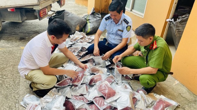 Lào Cai: Bắt giữ hơn 300kg thực phẩm sấy khô không rõ nguồn gốc