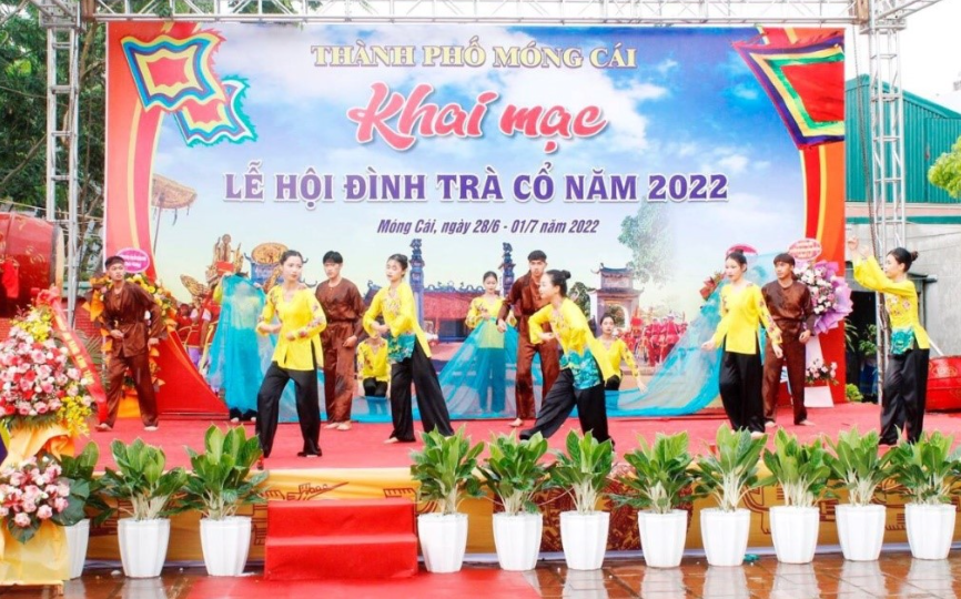 Một số tiết mục văn nghệ tại lễ khai hội đình Trà Cổ năm 2022