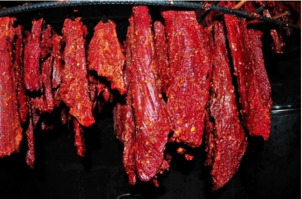 Đặc sản núi rừng Tây Bắc - thịt trâu gác bếp Sapa