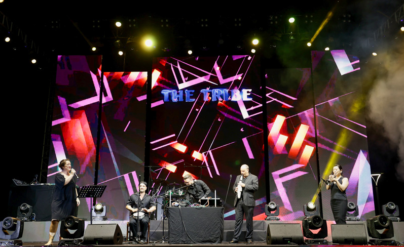 Hàng vạn du khách mãn nhãn đêm Gala Giã bạn "chào Huế"