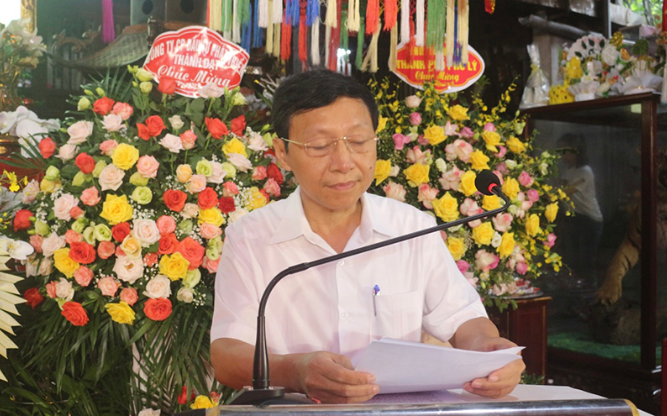 Đồng chí Phạm Hồng Thanh, Tỉnh ủy viên, Bí thư Thị ủy, Chủ tịch Hội đồng nhân dân thị xã Duy Tiên phát biểu chào mừng hội thảo.