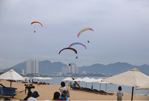 Hà Nội: Tạm giữ hàng nghìn áo chống nắng giả nhãn hiệu