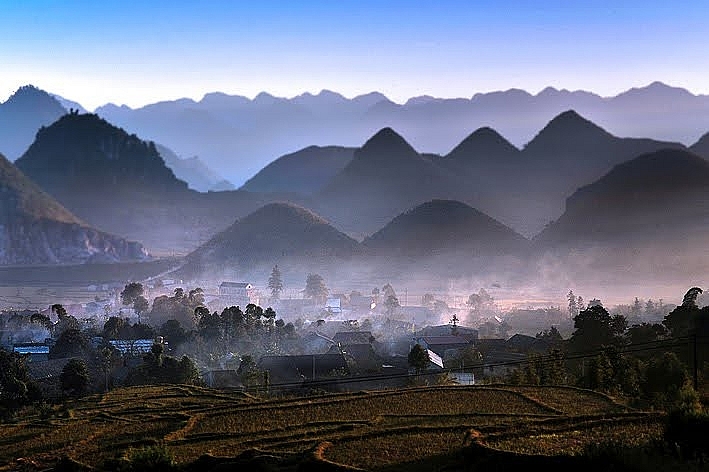 Review du lịch Hà Giang: Chiêm ngưỡng núi đôi Quản Bạ - tuyệt tác của thiên nhiên Hà Giang