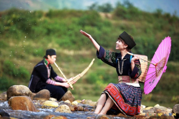 Nhiều cặp đôi đã bén duyên từ những phiên chợ tình vùng cao