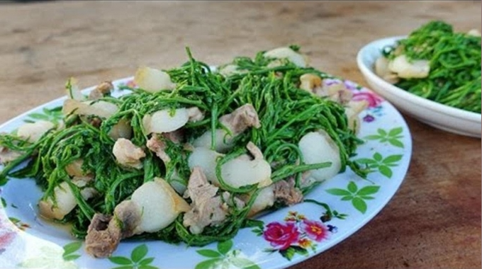 rau hoa ban xào thịt