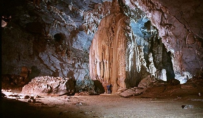 Review du lịch Điện Biên: Động Pa Thơm - Nơi trú ngụ của những nàng tiên