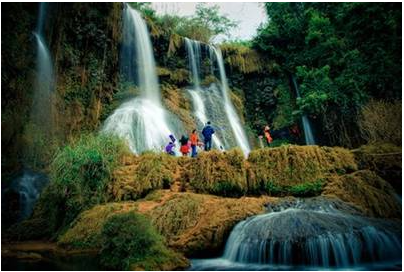 Lãng mạn thác Dãi Yếm – Ảnh: nguồn thitruongvietnam.com.vn Lãng mạn thác Dãi Yếm – Ảnh: nguồn thitruongvietnam.com.vn