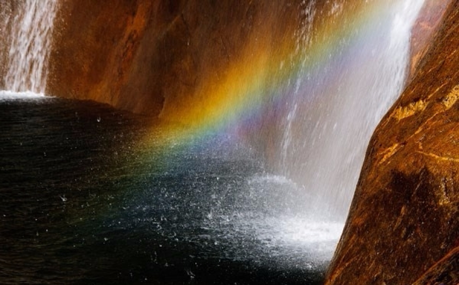 Chuyện tình dưới chân thác Tác Tình Chuyện tình dưới chân thác Tác Tình