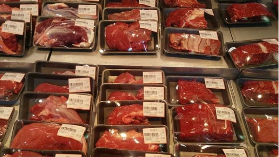 Giá thực phẩm hôm nay 9/9: Khuyến mãi bò, gà, hải sản...