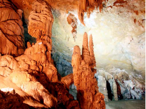 Khám phá "thiên đường hang động" Pu Sam Cáp Khám phá "thiên đường hang động" Pu Sam Cáp