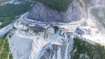 Chiêm ngưỡng vẻ đẹp kỳ vĩ của đèo Thung Khe Mai Châu