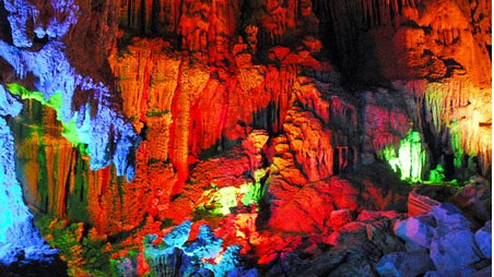 Khám phá động Tiên Sơn - Thắng cảnh giữa núi rừng đại ngàn Tây Bắc