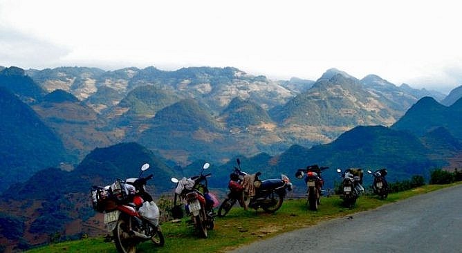 Chinh phục vẻ đẹp hùng vĩ Bạch Mộc Lương Tử – chốn thần tiên vùng Tây Bắc