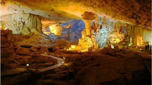 Khám phá "Tây Thiên đệ nhất động"