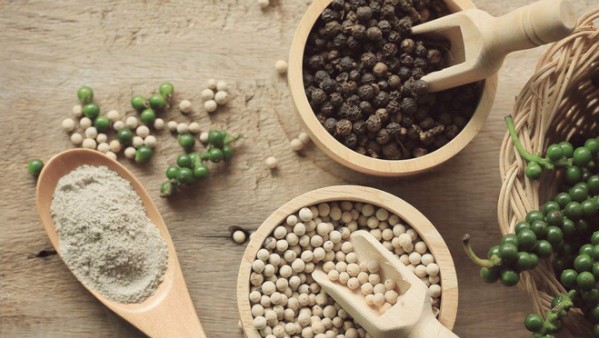 Cập nhật giá hồ tiêu hôm nay 5/10/2021: Đông loạt tăng 500 đồng/kg