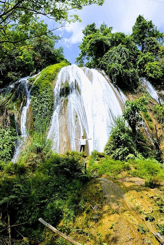 Ngắm thác Tạt Nàng, tắm suối Chiềng Yên