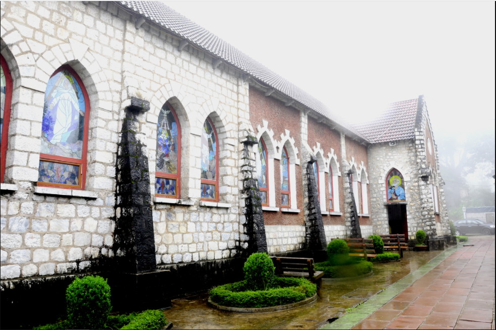 Nhà thờ đá Sapa – Kiến trúc châu Âu giữa núi rừng Tây Bắc