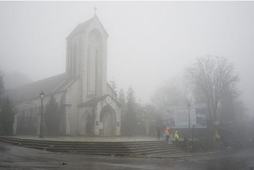 Nhà thờ đá Sapa – Kiến trúc châu Âu giữa núi rừng Tây Bắc