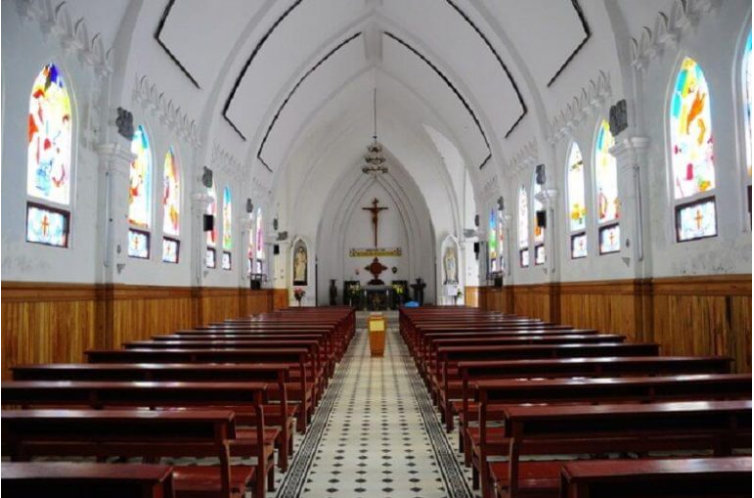 Nhà thờ đá Sapa – Kiến trúc châu Âu giữa núi rừng Tây Bắc