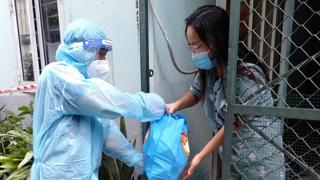 Người dân TPHCM gặp khó khăn do dịch COVID-19 được hỗ trợ theo Nghị quyết 97