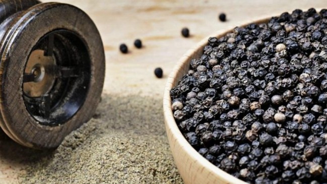 Cập nhật giá hồ tiêu hôm nay 22/10/2021: Tiếp tục giảm