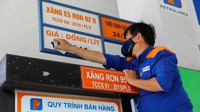 Giá xăng dầu tăng lần thứ tư liên tiếp