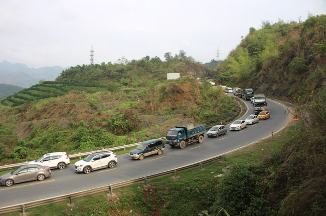 Tham Quan Thung Nai - “Vịnh Hạ Long trên cạn” của Hòa Bình Tham Quan Thung Nai - “Vịnh Hạ Long trên cạn” của Hòa Bình