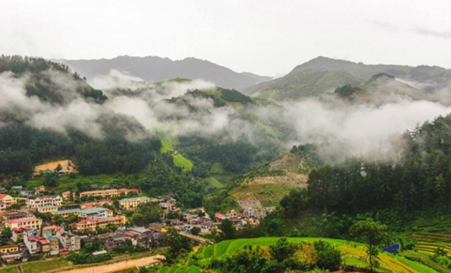 Cao nguyên Sìn Hồ – ngắm mây trôi trên “nóc nhà Lai châu”