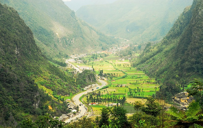 Về Thăm thung lũng Sủng Là – đóa hoa rực rỡ giữa cao nguyên đá Về Thăm thung lũng Sủng Là – đóa hoa rực rỡ giữa cao nguyên đá